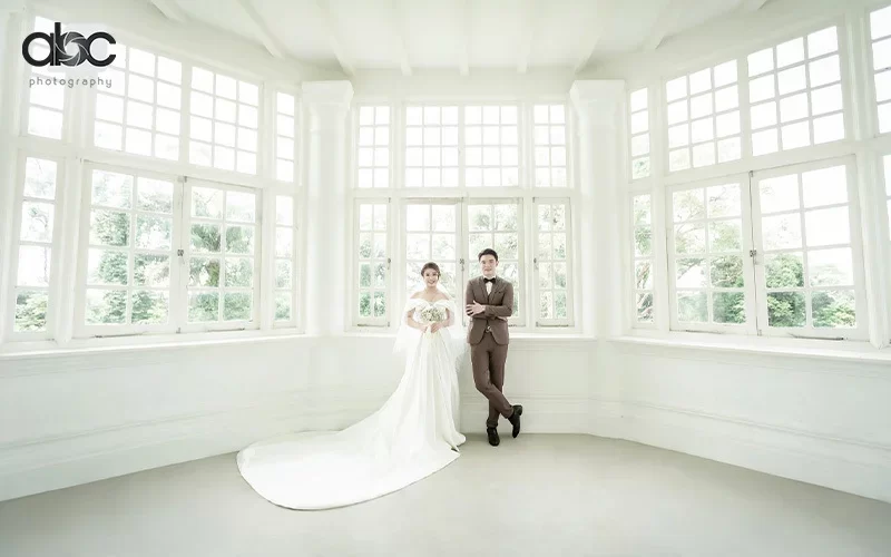Indoor pre-wedding photography